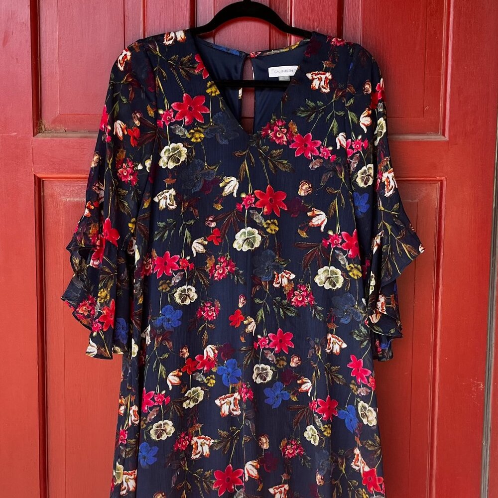 Calvin Klein V-Neck 3/4 Sleeve Crinkled Chiffon Blue Floral Shift Dress